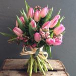 букеты из тюльпанов на 8 марта